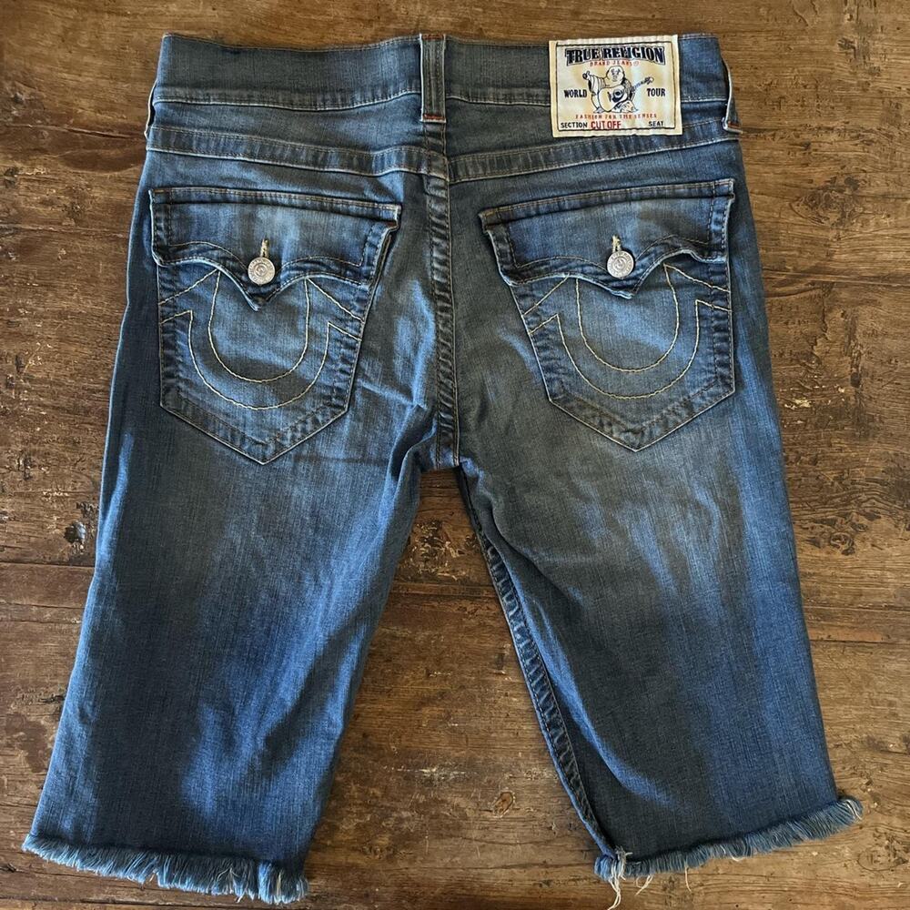 True religion cut off Bermuda Shorts 32